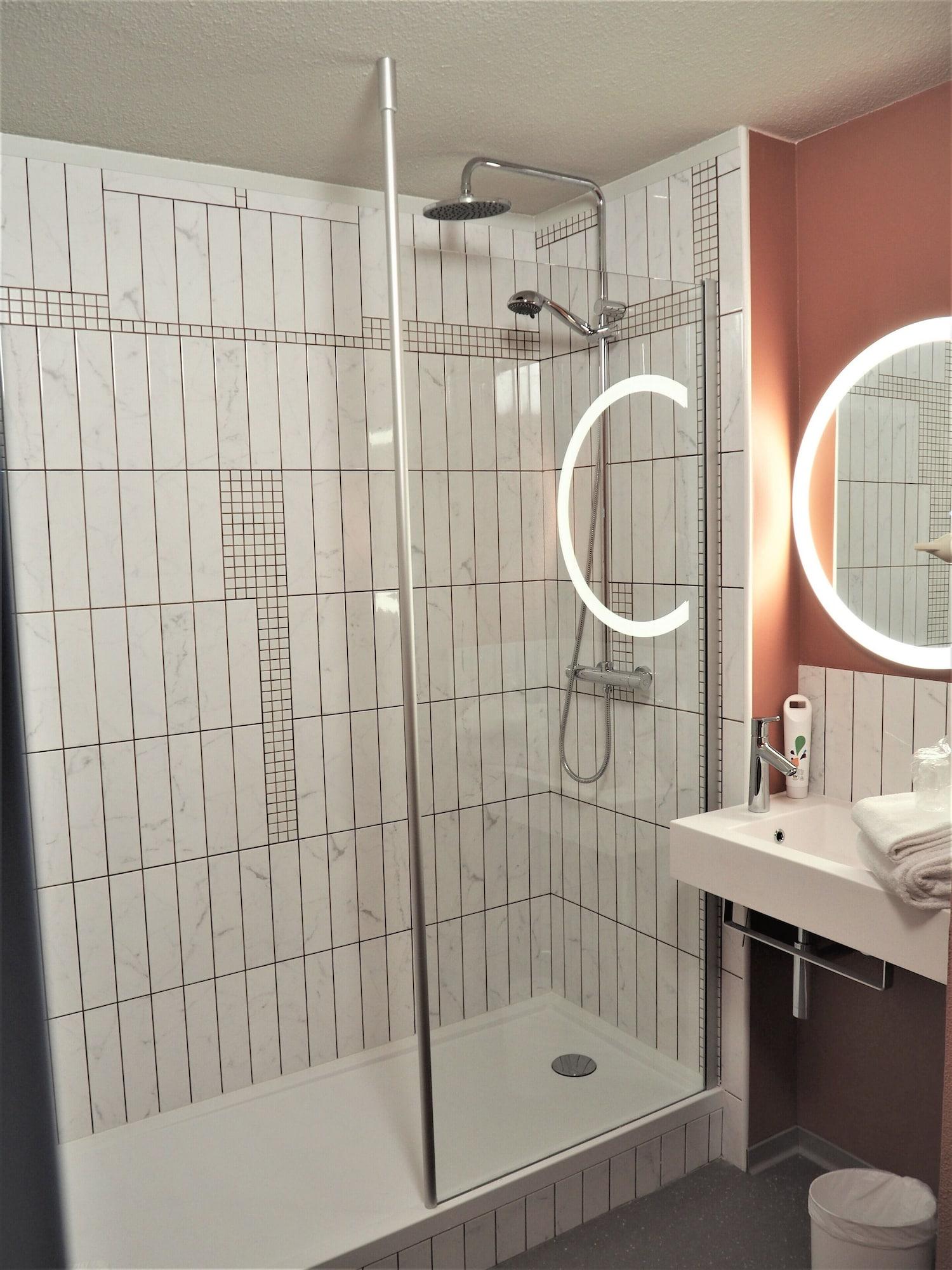 Отель Ibis Styles Le Mans Gare Sud Экстерьер фото