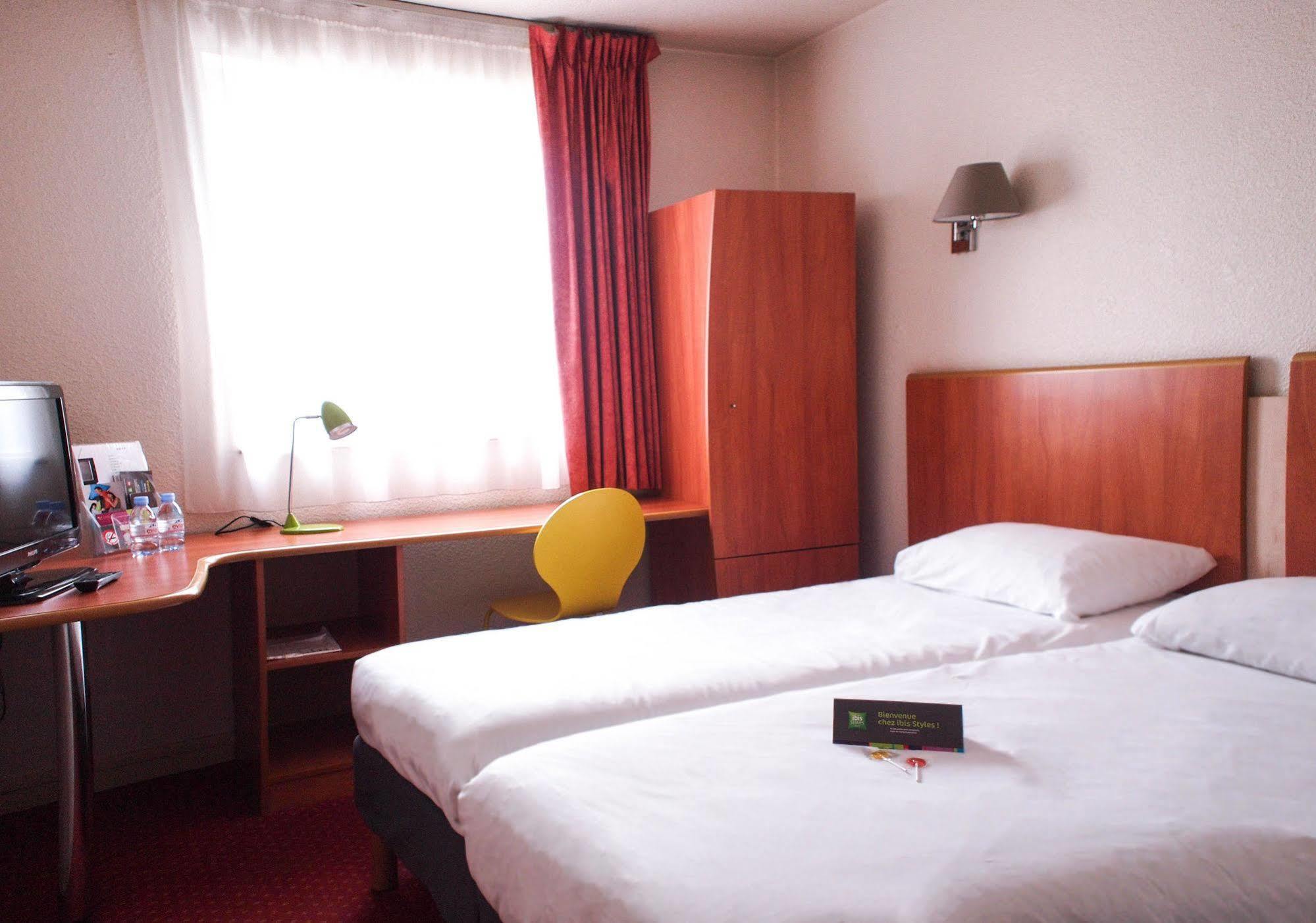 Отель Ibis Styles Le Mans Gare Sud Экстерьер фото